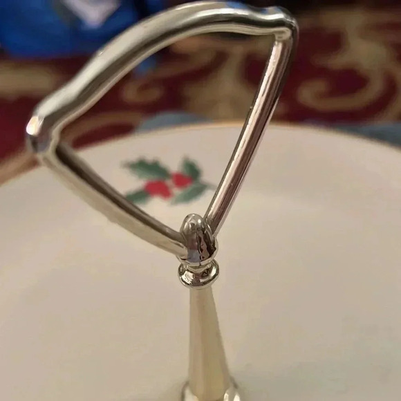 Pickard Holly Fine China Ivory Porcelain Decorated Sprigs of Holly Christmas - Picture 5 of 8